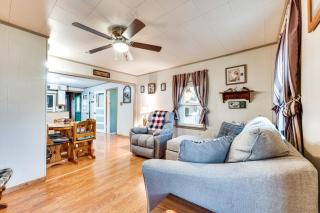 Charming Spirit Lake Home - 6 Mi to Arnolds Park! - Spirit Lake - 5