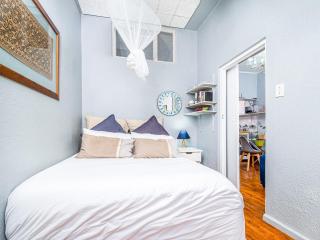 Cosy Victorian Style Full Apartment - Kaapstad - 8