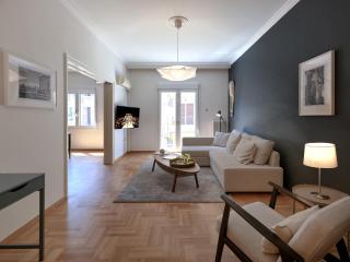 Chic Renovated Hideaway in Vibrant Square - Atene - 9