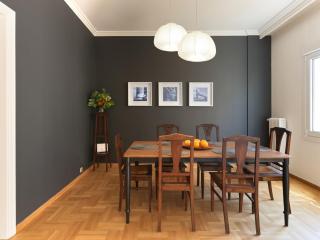 Chic Renovated Hideaway in Vibrant Square - Atene - 6