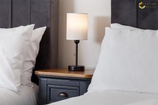 Newcombe - Sleeps Up to 8 - Close to Northampton Town Centre & Train Station - Fast Wifi, Free Parking, SmartTV with Netflix by Centro Stays - Northampton - 9