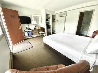 Arbutus Grove Motel - Parksville - 9