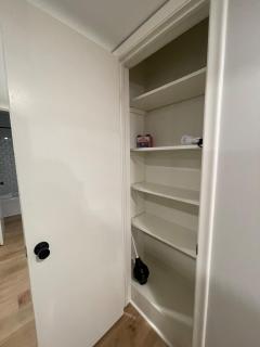 Cathedral 8-Cozy Haven by UNMC - 1