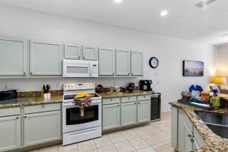622 - Stunning 4 Bed Villa, South-West Facing Pool with All Day Sun, Overlooking Conservation Area - Davenport - 2
