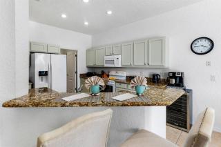 622 - Stunning 4 Bed Villa, South-West Facing Pool with All Day Sun, Overlooking Conservation Area - Davenport - 1