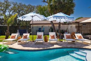 Putt Putt Huge Pool Fire Pit BBQ - 9