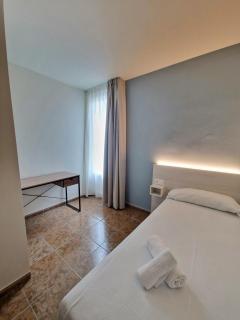 Hostal Rugaca - 2