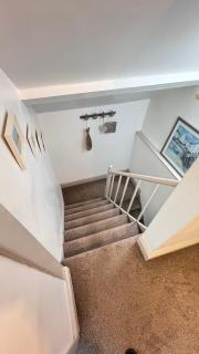 Nancie's Place - DARTMOUTH TOWN CENTER with PRIVATE PARKING - A Traditional Georgian PRIVATE DUPLEX APARTMENT - BEAUTIFULLY REFURBISHED - TWO BEDROOMS, BATHROOM, KITCHEN and LOUNGE DINER - 1
