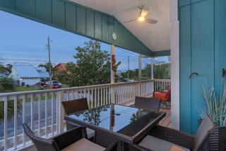 Walk to Beach Restaurants Fire Pit Large Porch - Panama City Beach - 6
