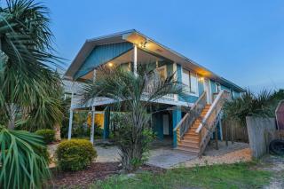 Walk to Beach Restaurants Fire Pit Large Porch - 6