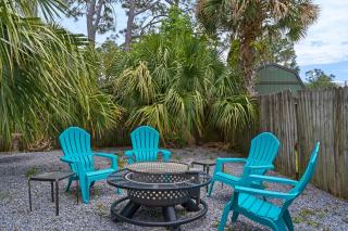 Walk to Beach Restaurants Fire Pit Large Porch - Panama City Beach - 3