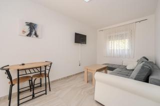 Apartments and Rooms STIPANOVI DVORI - Donji Karin - 5