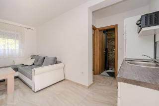 Apartments and Rooms STIPANOVI DVORI - Donji Karin - 3