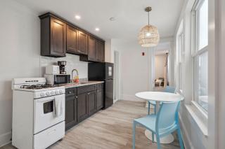 Newly Renovated Ocean Views Private Balcony - Hampton - 1