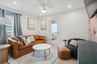 Newly Renovated Private Balcony Steps to Beach - Hampton - 0