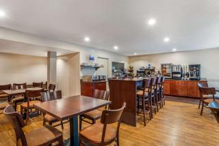 Best Western Oak Manor - 3