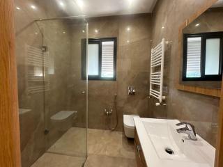 Appartement S+4 à gammarth - 1