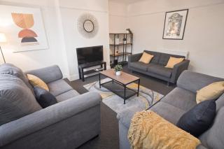 October Disc - Long Stay - Contractors - Bristol - 9