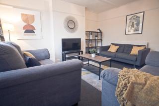 October Disc - Long Stay - Contractors - Bristol - 5