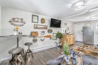 1BR Woodland Hideaway - Downtown and Hiking Nearby - 2