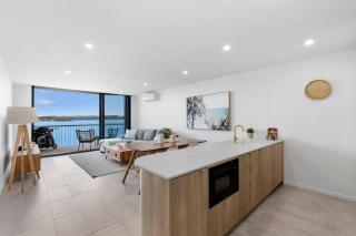 Exquisite 1-Bed Apartment with Bay Views - Batemans Bay - 9