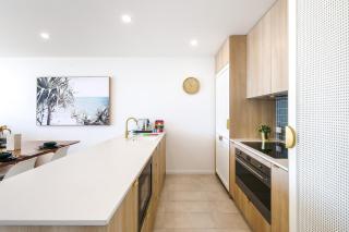 Exquisite 1-Bed Apartment with Bay Views - Batemans Bay - 6