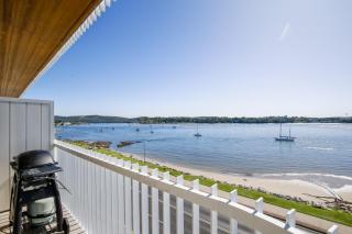 Exquisite 1-Bed Apartment with Bay Views - Batemans Bay - 4
