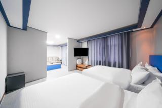 Noblesse Hotel - 1