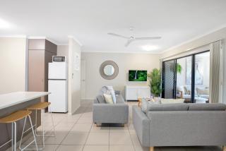 'Serenity at The Edge' A Private Poolside Apartment - Cairns North - 5