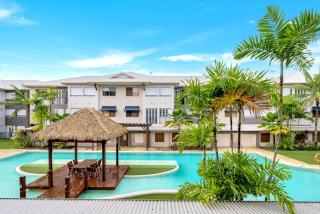 'Poolside at Whitfield Waters' Resort-style Retreat - Edge Hill - 9