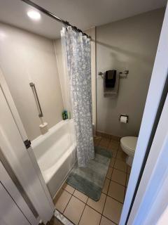 Aksarben 1 Bedroom-Close to I-80 - Omaha - 1