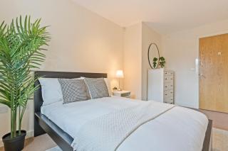 2 Bed 2 Bath flat, free parking - 8