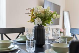 2 Bed 2 Bath flat, free parking - 2
