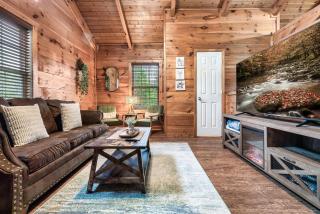 Mama Bear's Moonshine Ridge - Gatlinburg - 8