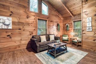 Mama Bear's Moonshine Ridge - Gatlinburg - 6