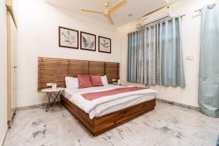 Stylish & Cozy Retreat with Jacuzzi - Jaipur - 1