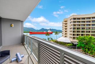 Panoramic Views at Harbour Light on the Waterfront - Cairns - 0