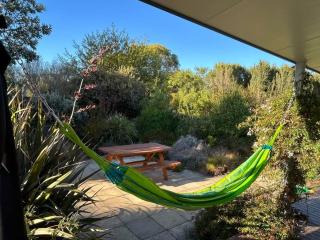 Waterside living: the Tide House, Tasman Peninsula - Bream Creek - 3