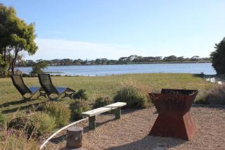 Waterside living: the Tide House, Tasman Peninsula - Bream Creek - 1