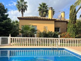 Casa con Piscina, Jardín, Barbacoa, A.A. y Wifi en Sant Pere Pescador - ES-89-74 - Sant Pere Pescador - 5