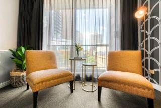 KozyGuru | Sydney CBD | Haymarket 2 Bed Studio - Sydney - 3