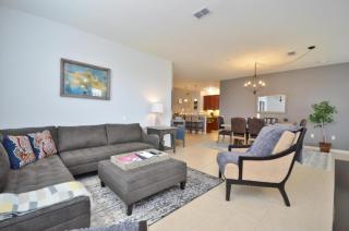 Beautiful Modern Condo, Near Parks-2012 - 8