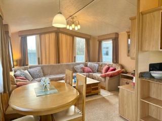 Stunning 6 Berth Caravan For Hire In Norfolk, Close To The Beach, Ref 19129S - Scratby - 5
