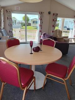 Beautiful 6 Berth Lodge With Disabled Access At Cherry Tree Ref 70829C - 1