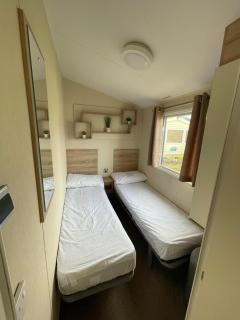 Great Caravan With Central Lounge Wifi At Broadland Sands, Suffolk Ref 20070Bs - Hopton on Sea - 3