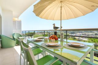 BnB Homes Ocean view Apartment with comfortable Terrace, 2 Swimming pools & Tennis court - Albufeira - 6