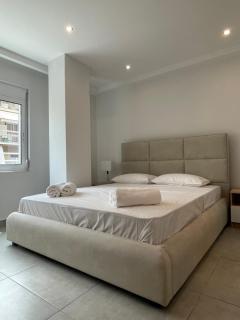 Athenian Modern 2BD Apt next to Metro and Archaeological Museum - Athen - 2