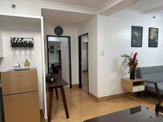 2BR Condo w/ free parking near SM North - Manila - 2