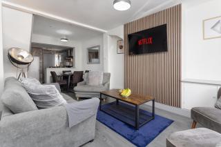 Gorst House - Air Host & Stay - Free parking - Liverpool - 0