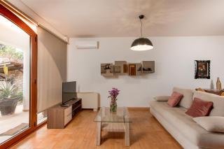 Zen Serenity Retreat with Great Outdoors, Pool & Parking - Áptera - 5
